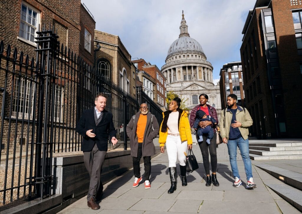 guide guests visit london st paul